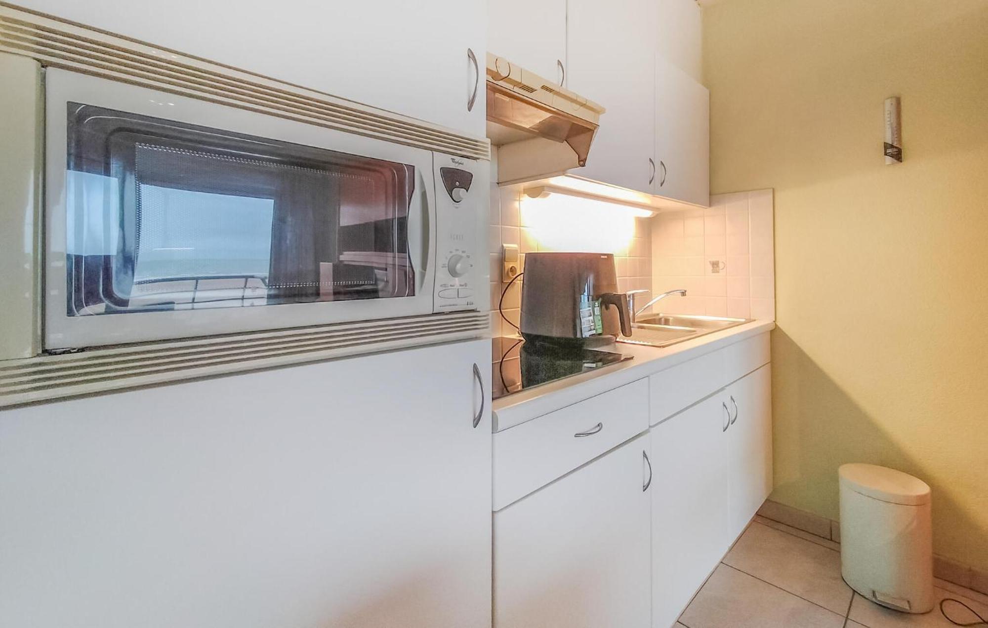 Awesome Apartment In Oostende With House Sea View מראה חיצוני תמונה