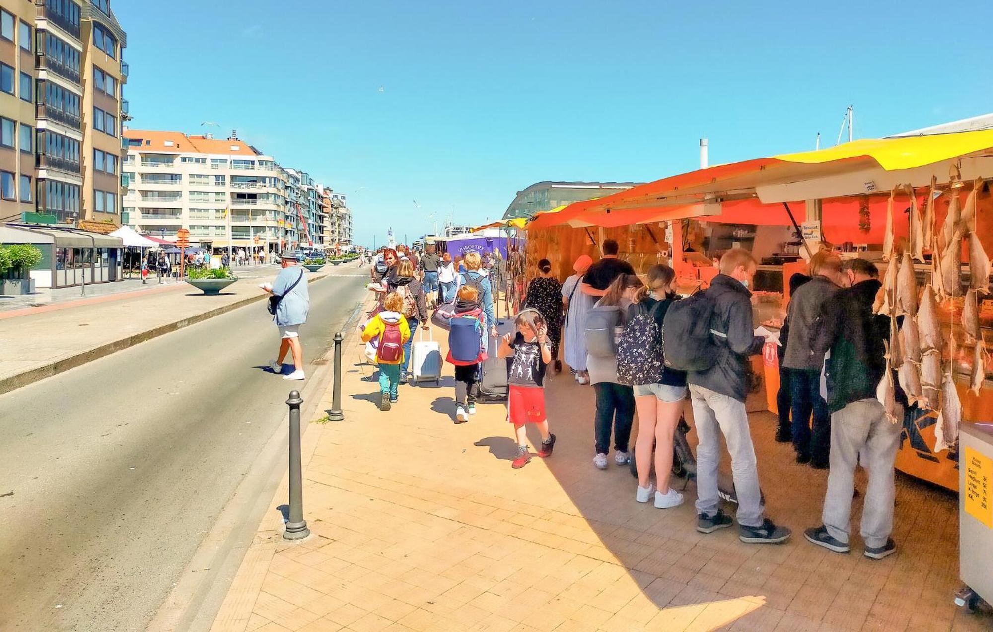 Awesome Apartment In Oostende With House Sea View מראה חיצוני תמונה