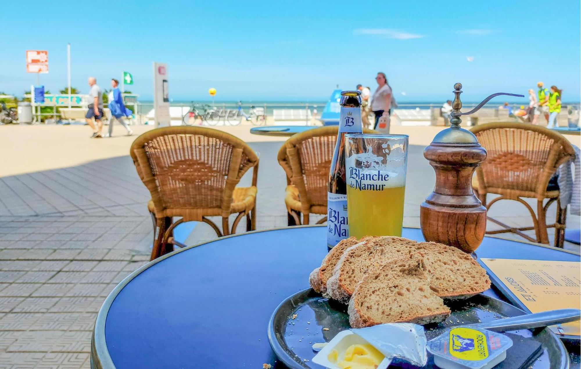 Awesome Apartment In Oostende With House Sea View מראה חיצוני תמונה