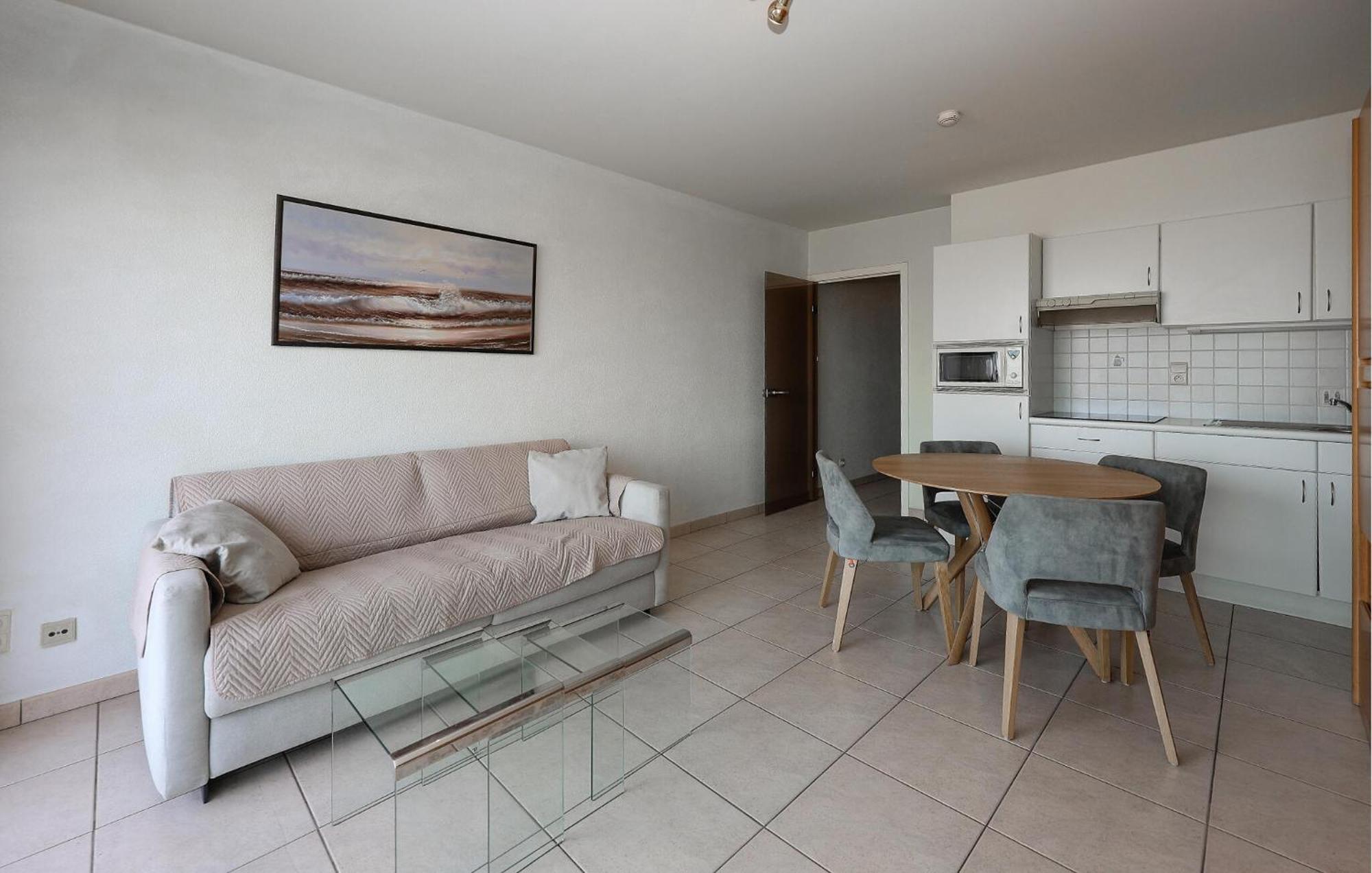 Awesome Apartment In Oostende With House Sea View מראה חיצוני תמונה