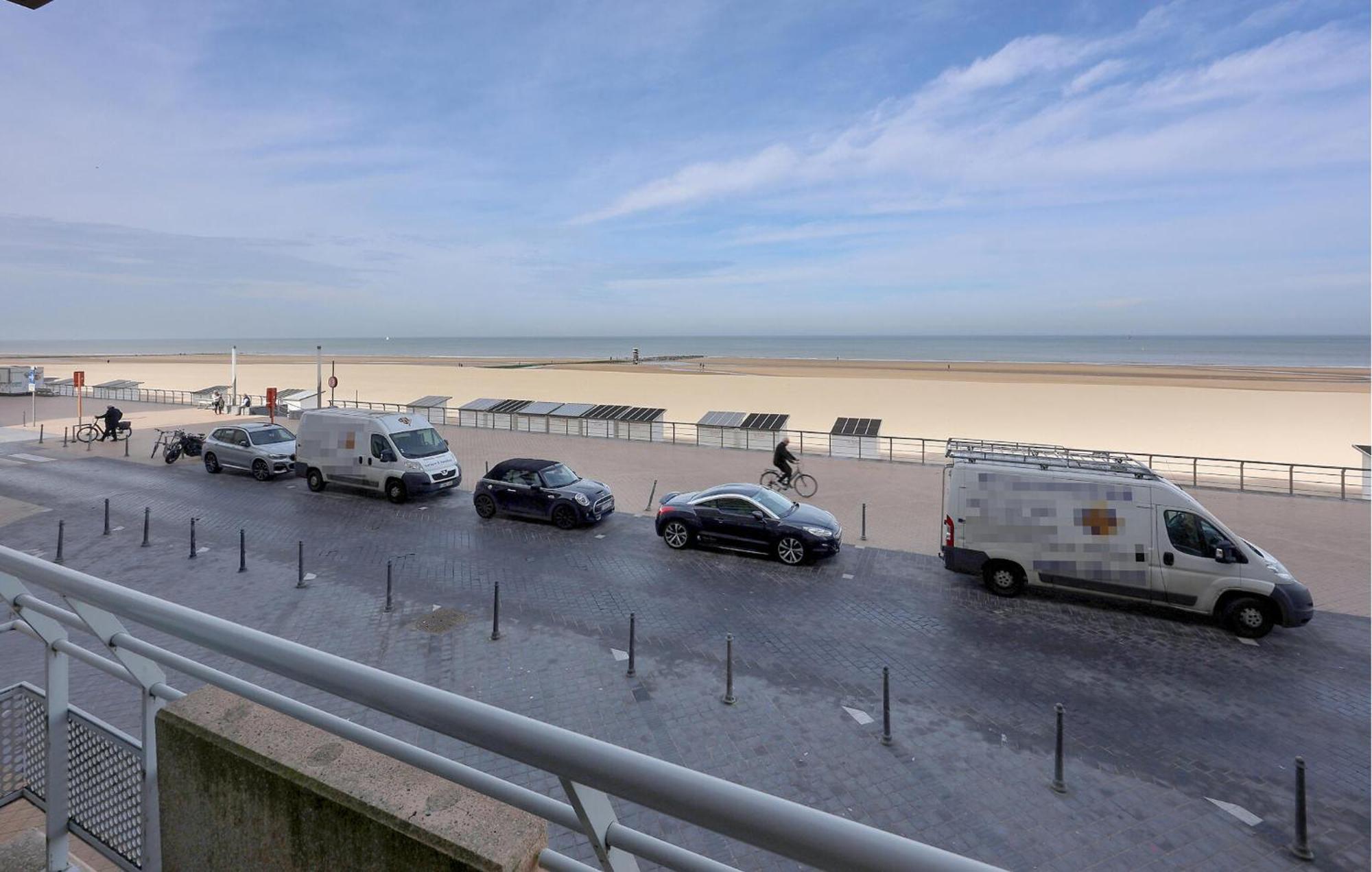 Awesome Apartment In Oostende With House Sea View מראה חיצוני תמונה